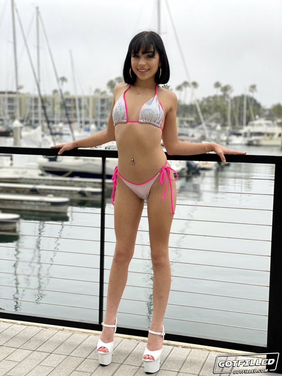 Aria Returns For A Cum Filling